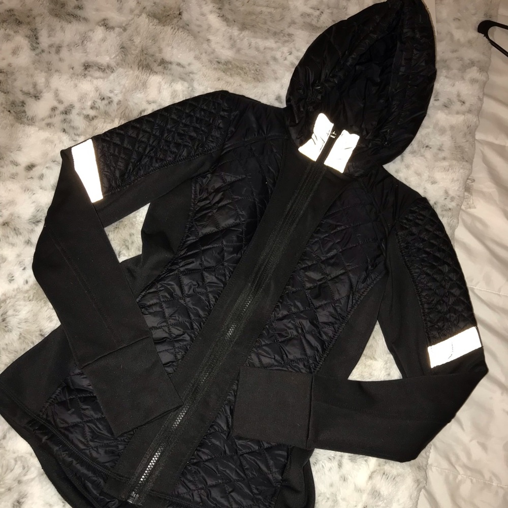 Athleta half puffer jacket